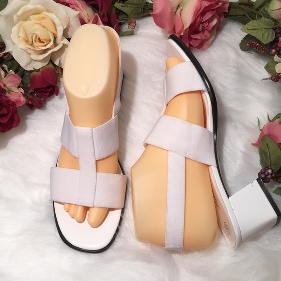 Fanfares Shoes - Fanfares 1 1/2” Square Heel Stretchy Sandal 8 1/2
